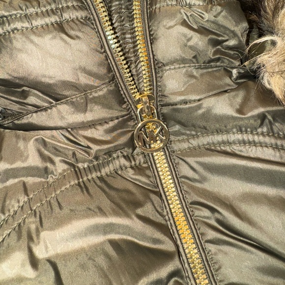 Michael Kors down jacket w/ removable hood - Picture 7 of 11